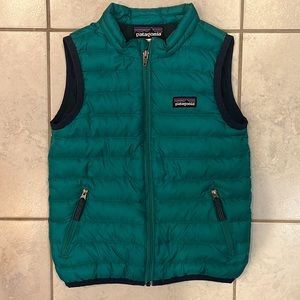 Adorable unisex Patagonia vest size 4T